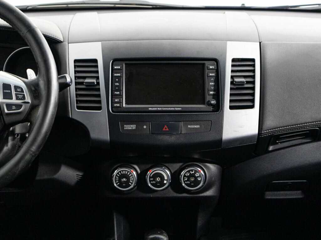 Mitsubishi Outlander с пробегом — 2011 год. Фото: #13