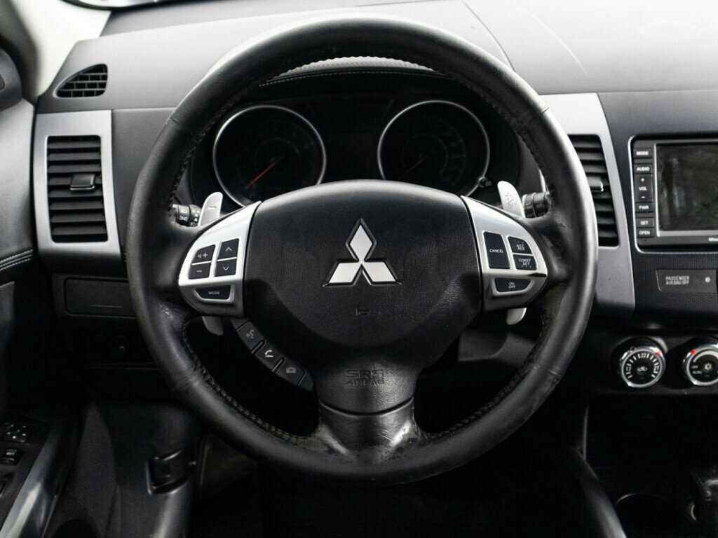 Mitsubishi Outlander с пробегом — 2011 год. Фото: #18
