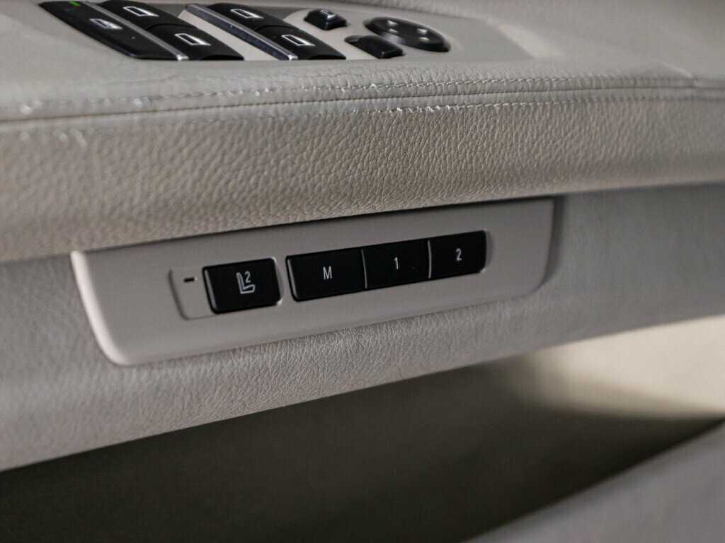 BMW 7 серии с пробегом — 2012 год. Фото: #22