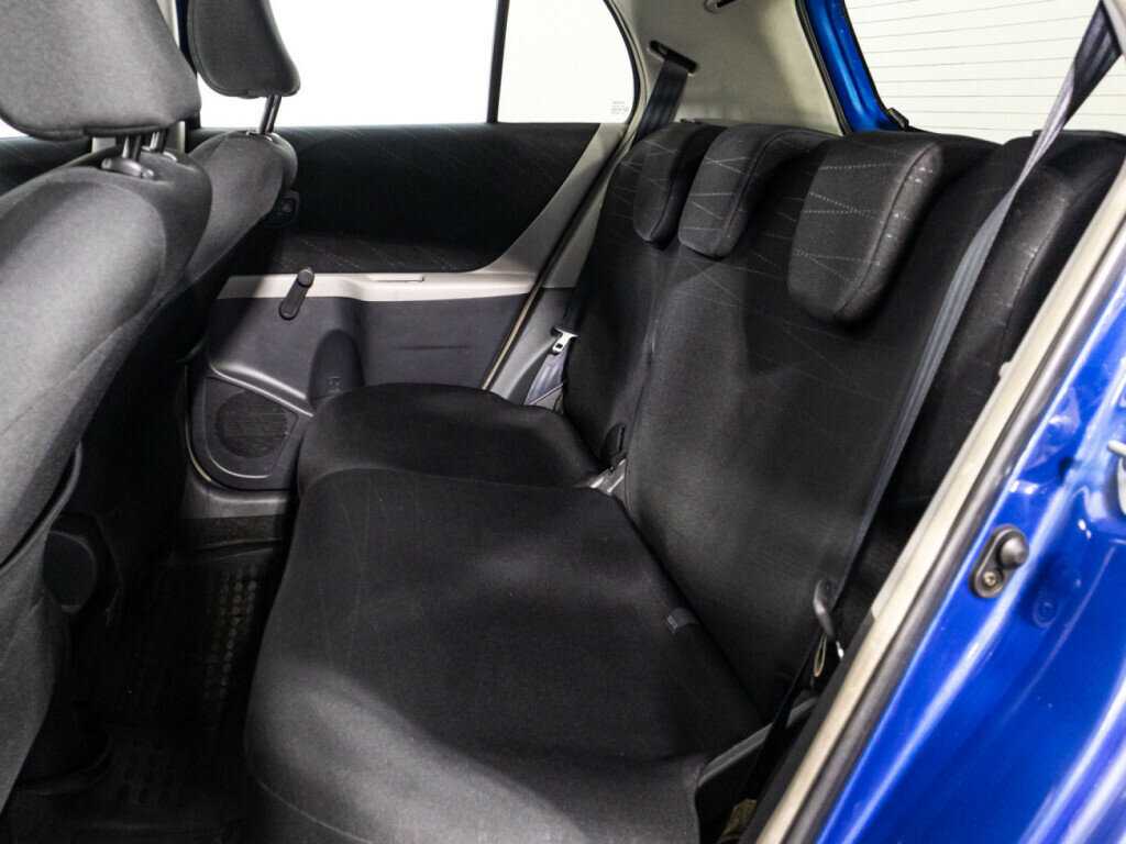 Toyota Yaris с пробегом — 2006 год. Фото: #9