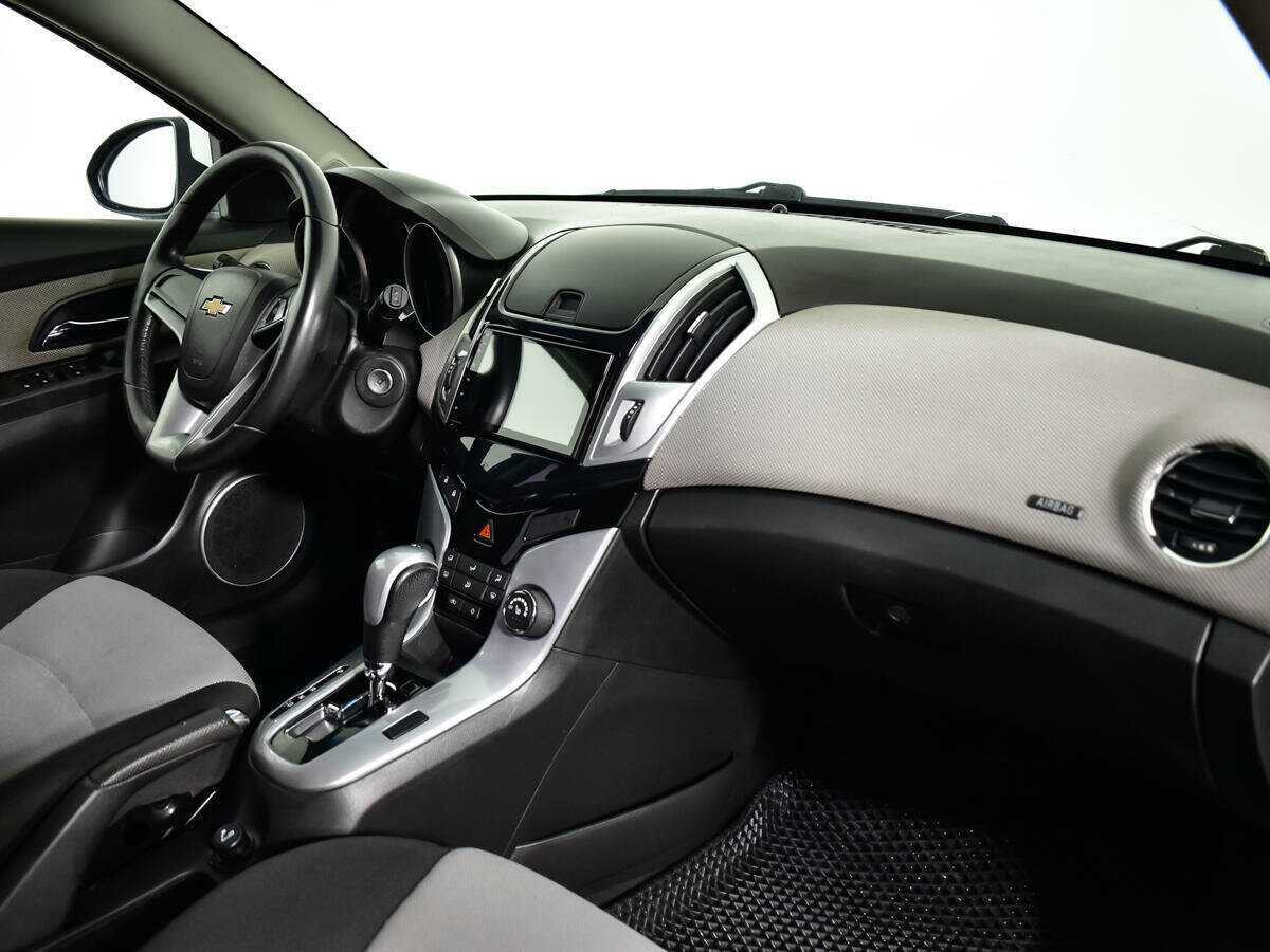 Chevrolet Cruze с пробегом — 2013 год. Фото: #8