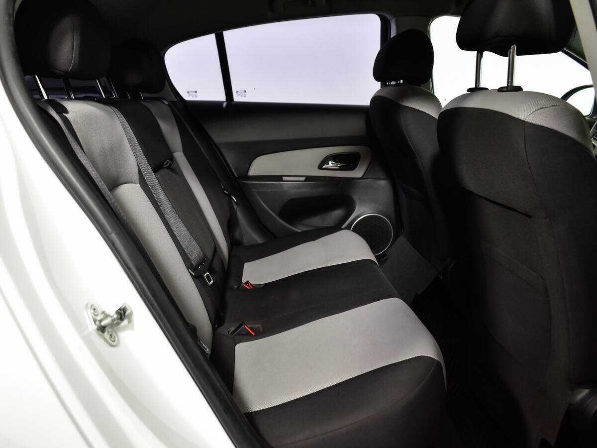 Chevrolet Cruze с пробегом — 2013 год. Фото: #9