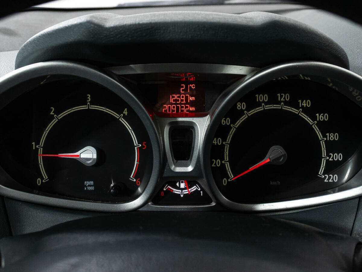 Ford Fiesta с пробегом — 2008 год. Фото: #11