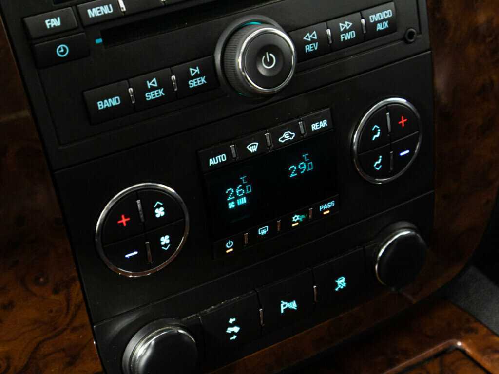 Chevrolet Tahoe с пробегом — 2011 год. Фото: #15