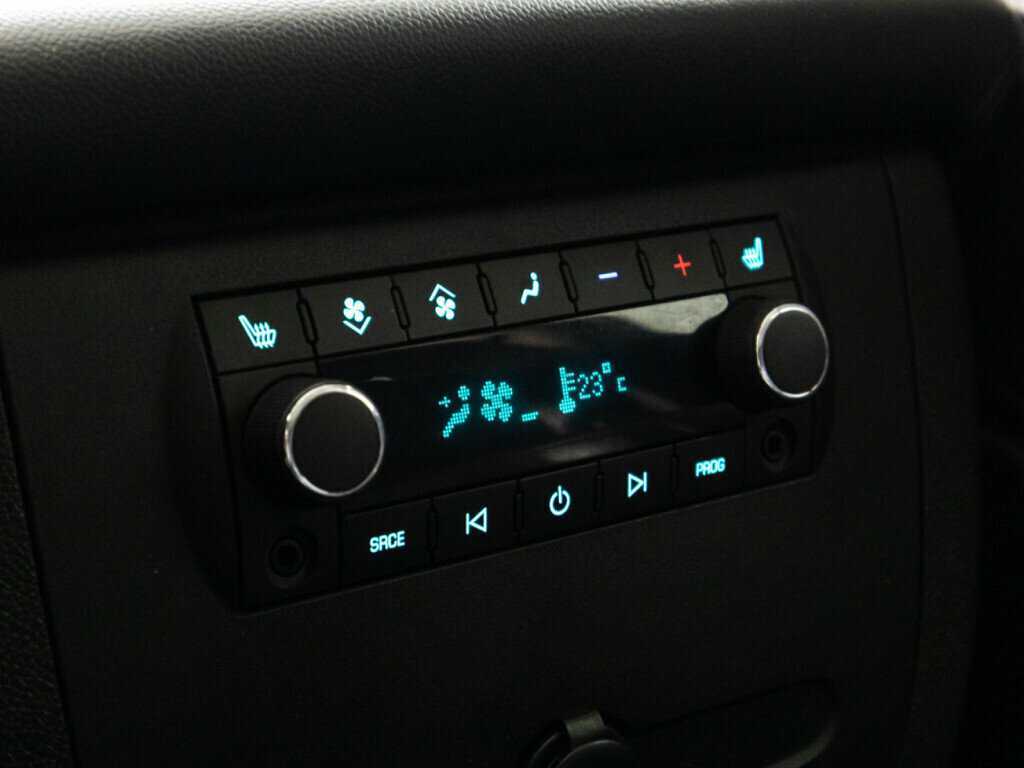 Chevrolet Tahoe с пробегом — 2011 год. Фото: #17