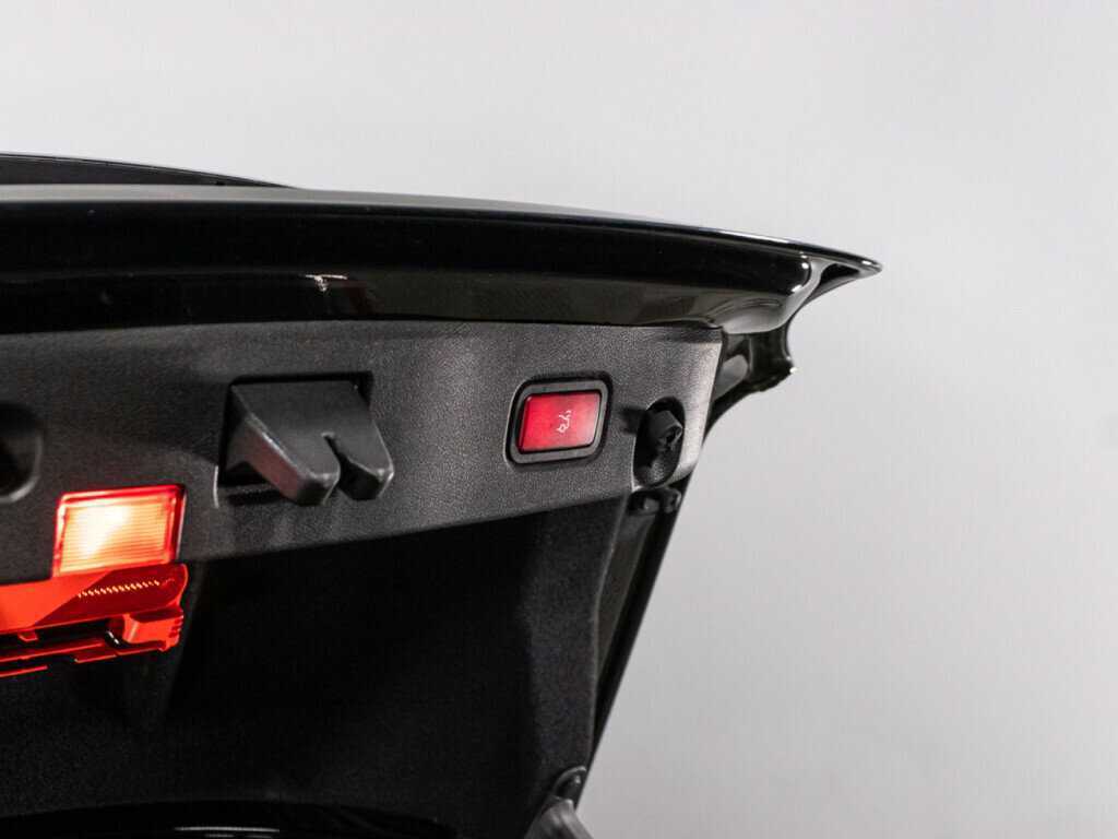 Mercedes-Benz CLS с пробегом — 2017 год. Фото: #14