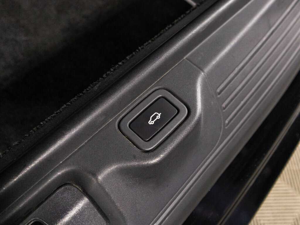 Land Rover Range Rover с пробегом — 2014 год. Фото: #15