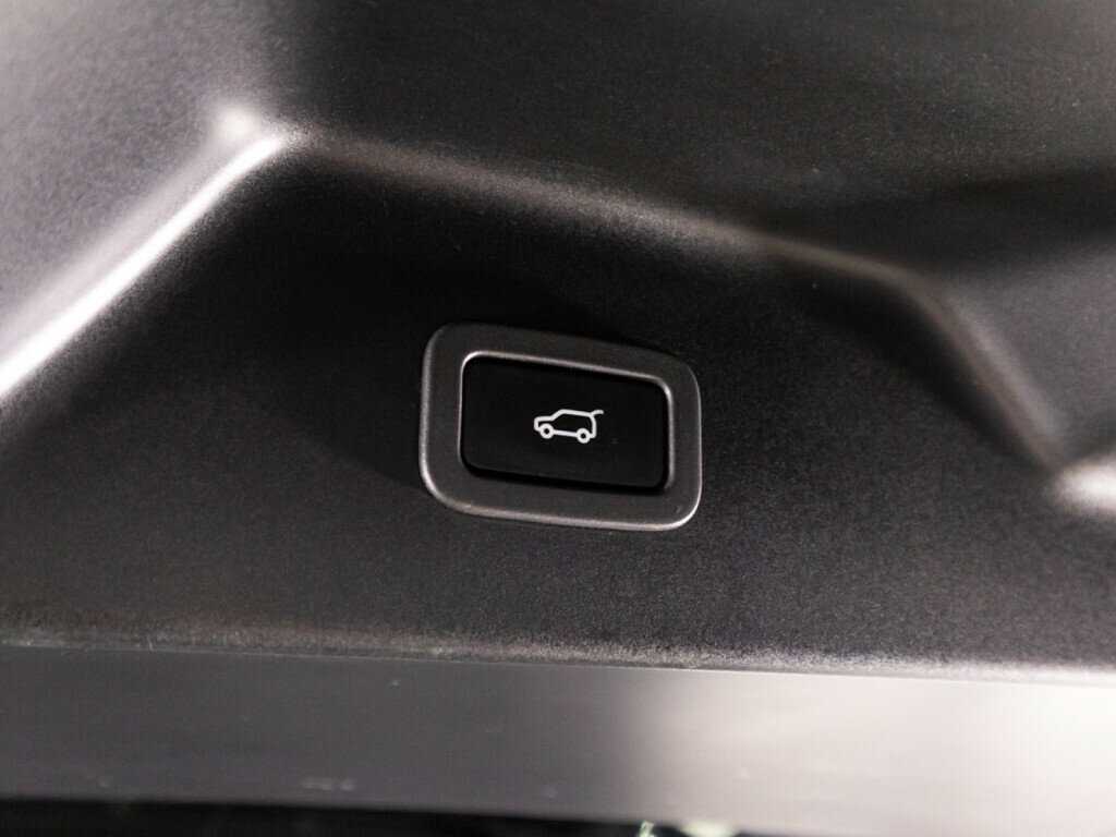 Land Rover Range Rover с пробегом — 2014 год. Фото: #16