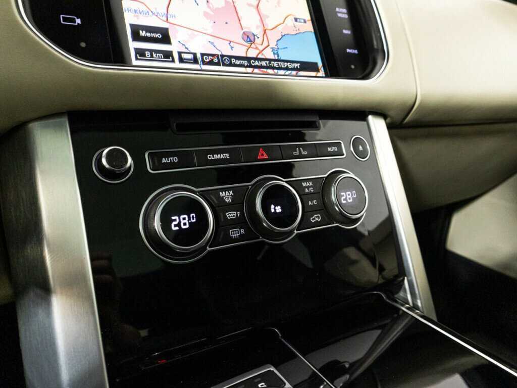 Land Rover Range Rover с пробегом — 2014 год. Фото: #21