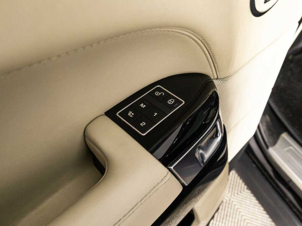 Land Rover Range Rover с пробегом — 2014 год. Фото: #24