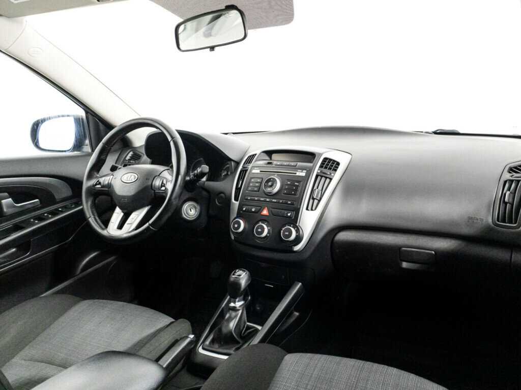 Kia Ceed с пробегом — 2010 год. Фото: #8