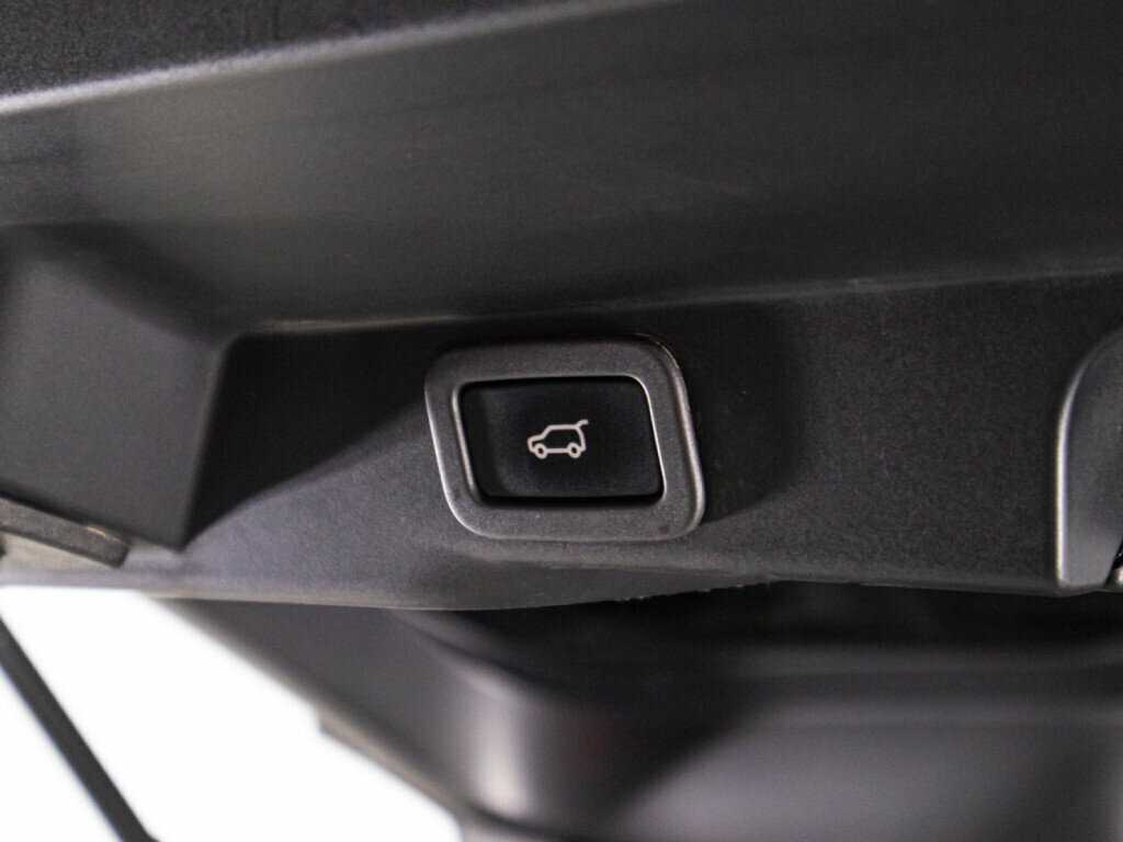 Land Rover Range Rover Sport с пробегом — 2014 год. Фото: #14