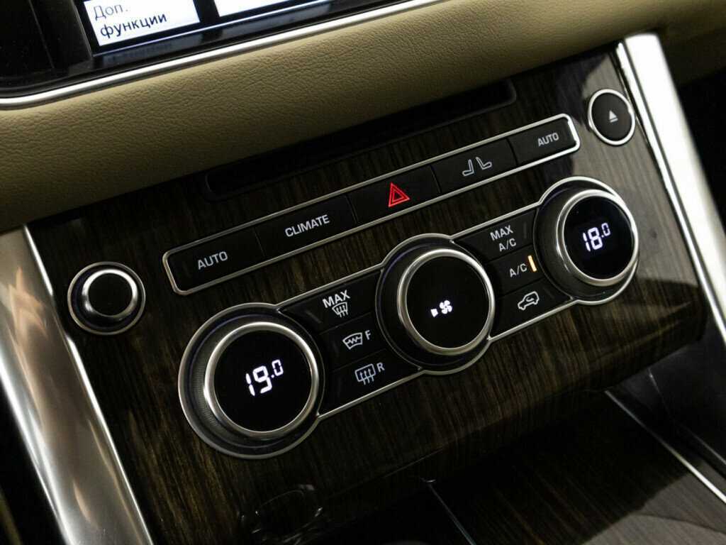 Land Rover Range Rover Sport с пробегом — 2014 год. Фото: #17