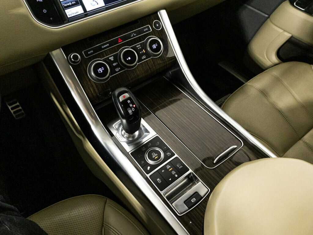 Land Rover Range Rover Sport с пробегом — 2014 год. Фото: #18