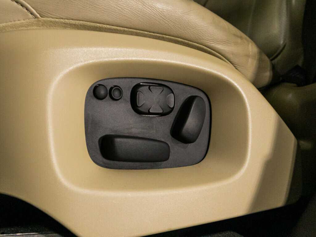 Land Rover Range Rover Sport с пробегом — 2014 год. Фото: #21