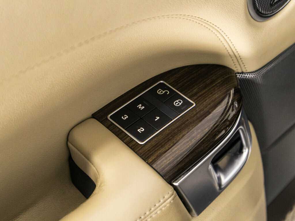 Land Rover Range Rover Sport с пробегом — 2014 год. Фото: #22