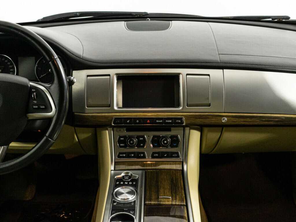 Jaguar XF с пробегом — 2011 год. Фото: #13