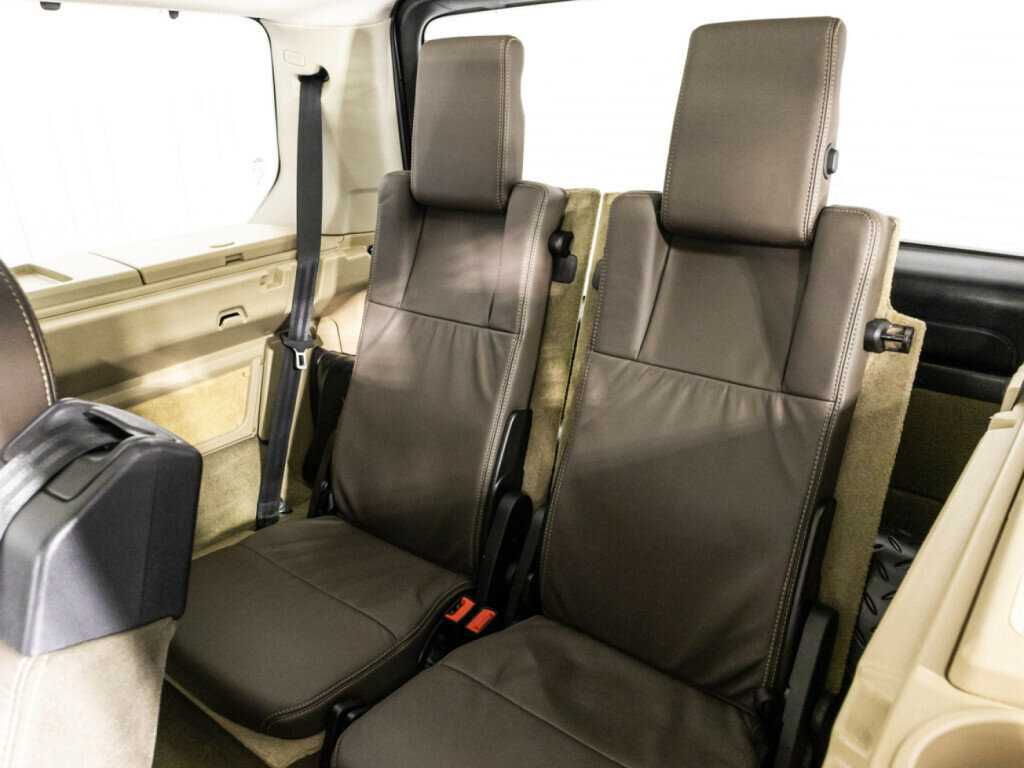 Land Rover Discovery с пробегом — 2013 год. Фото: #15