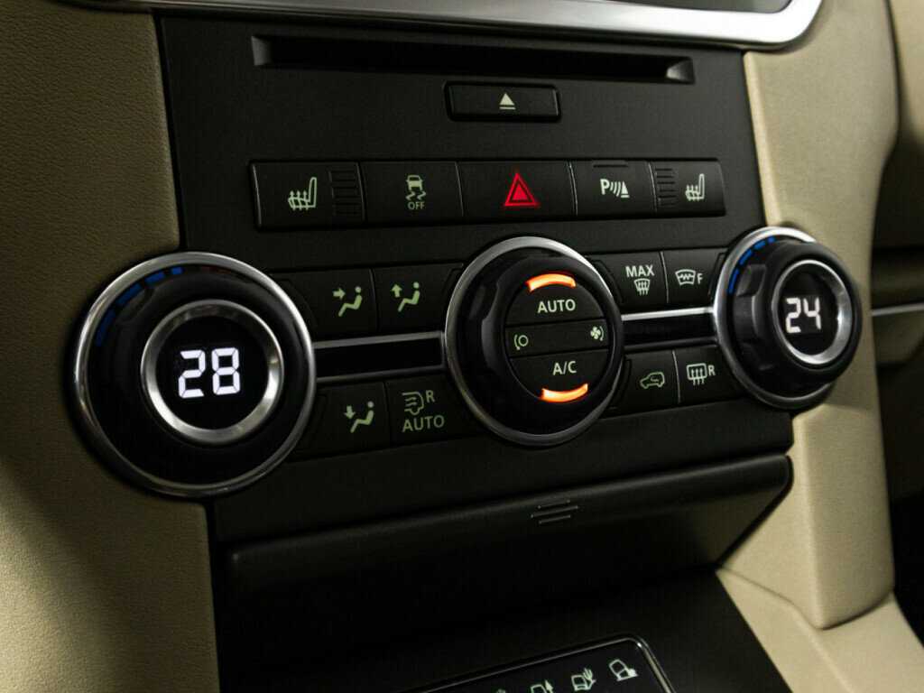 Land Rover Discovery с пробегом — 2013 год. Фото: #23