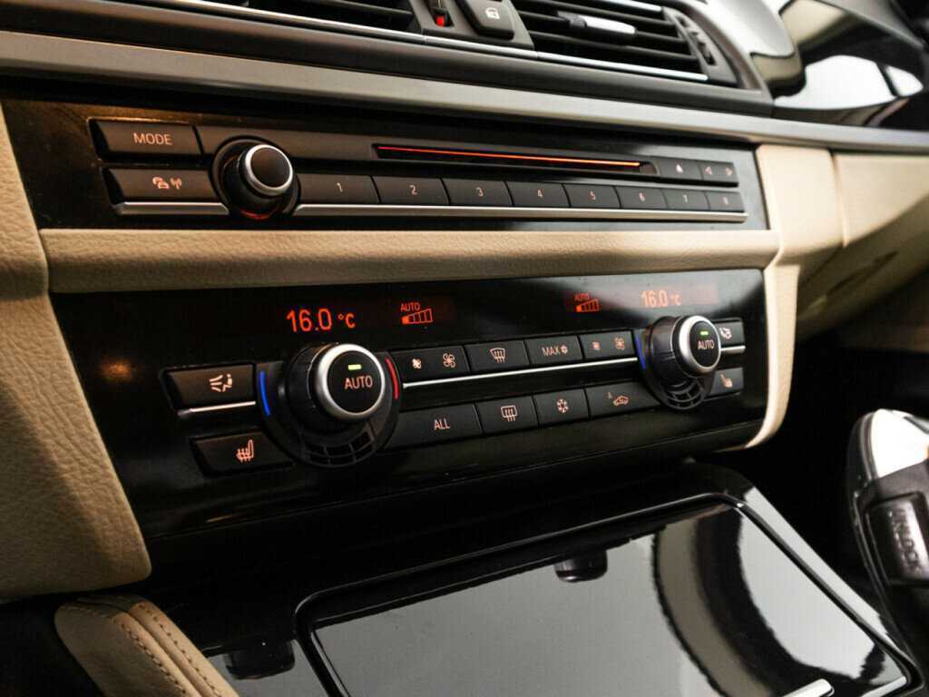 BMW 5 серии с пробегом — 2012 год. Фото: #17