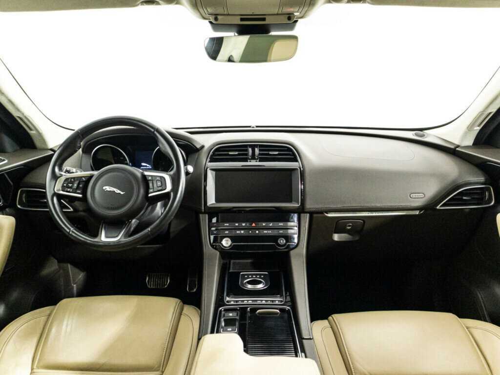 Jaguar F-Pace с пробегом — 2018 год. Фото: #12
