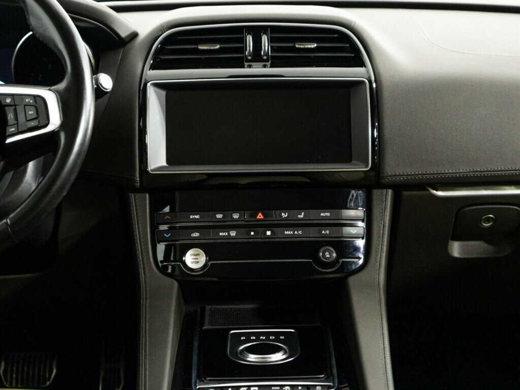 Jaguar F-Pace с пробегом — 2018 год. Фото: #13