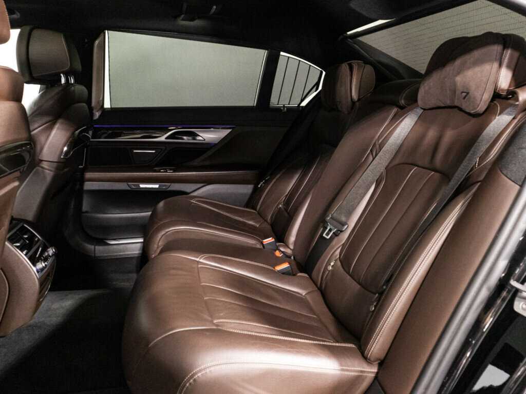 BMW 7 серии с пробегом — 2016 год. Фото: #9