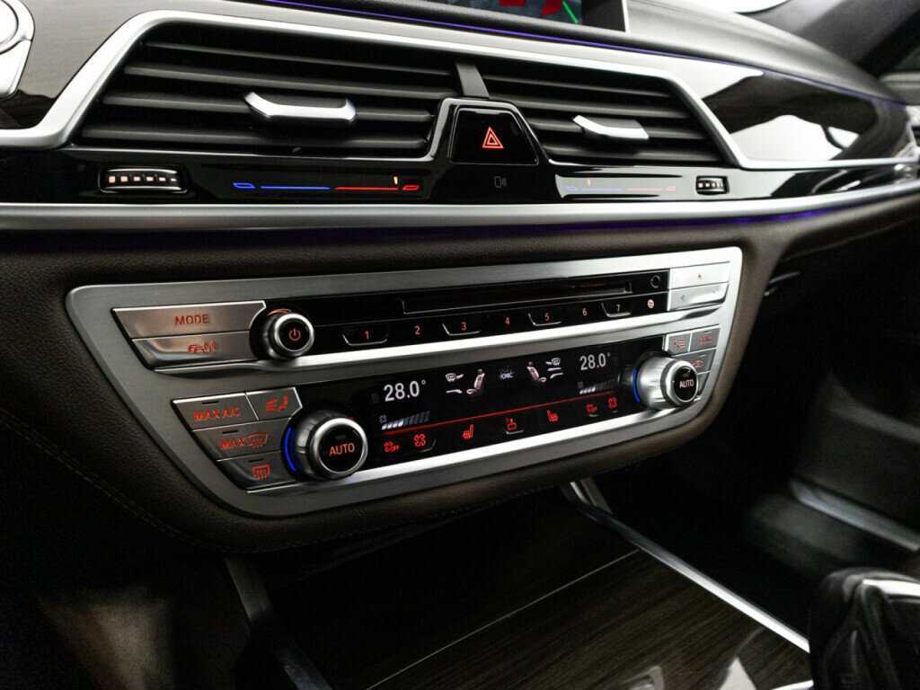 BMW 7 серии с пробегом — 2016 год. Фото: #18