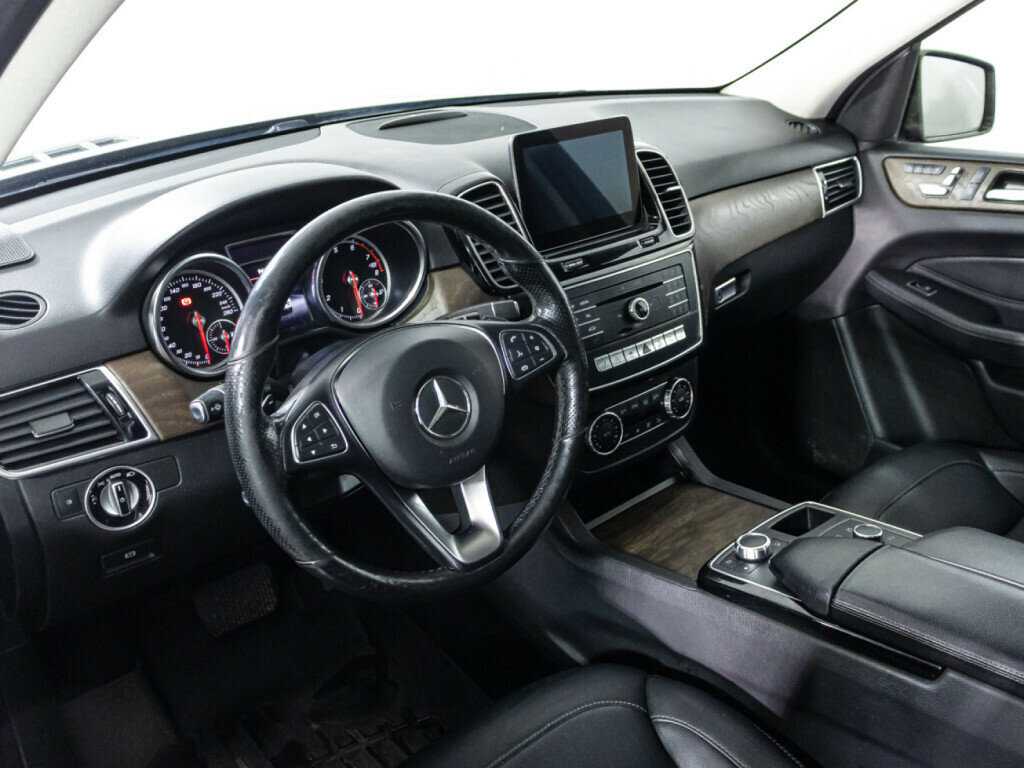 Mercedes-Benz GLE с пробегом — 2016 год. Фото: #10