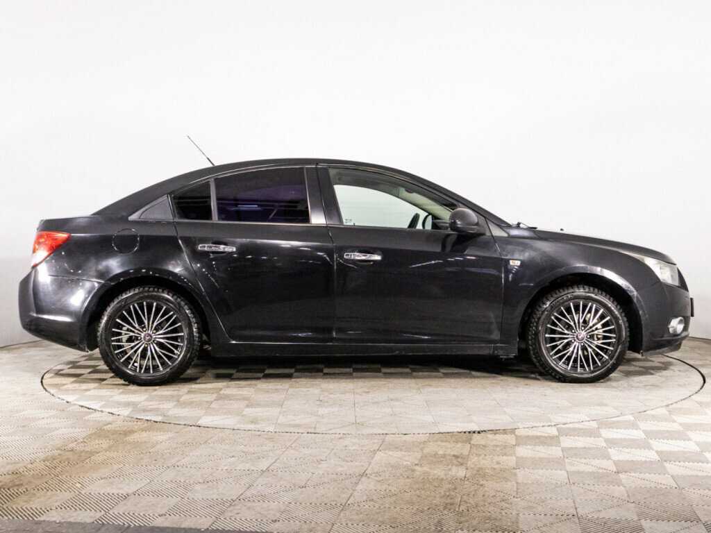 Chevrolet Cruze с пробегом — 2011 год. Фото: #3