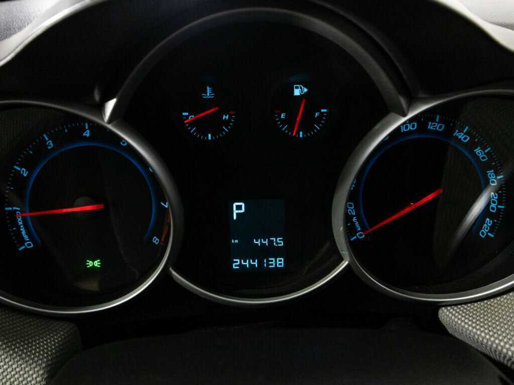 Chevrolet Cruze с пробегом — 2011 год. Фото: #10