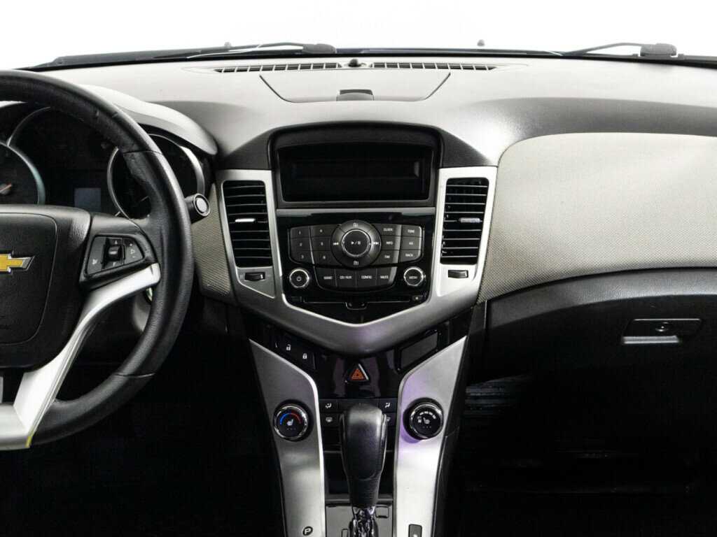 Chevrolet Cruze с пробегом — 2011 год. Фото: #12