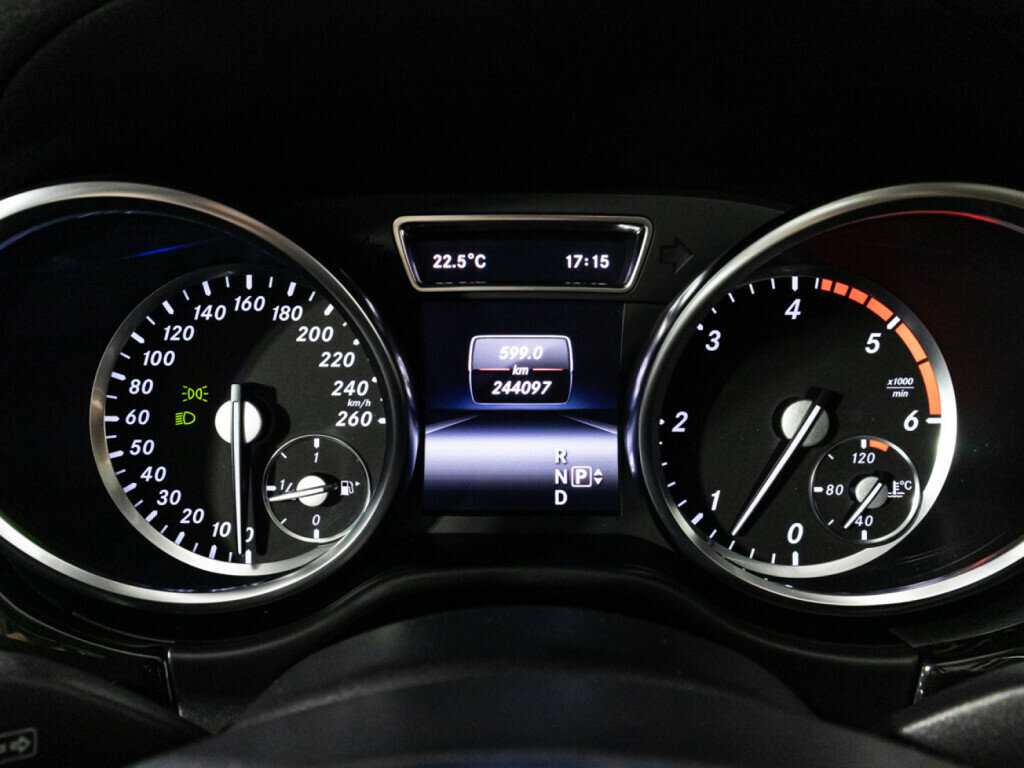 Mercedes-Benz GL-Класс с пробегом — 2014 год. Фото: #11