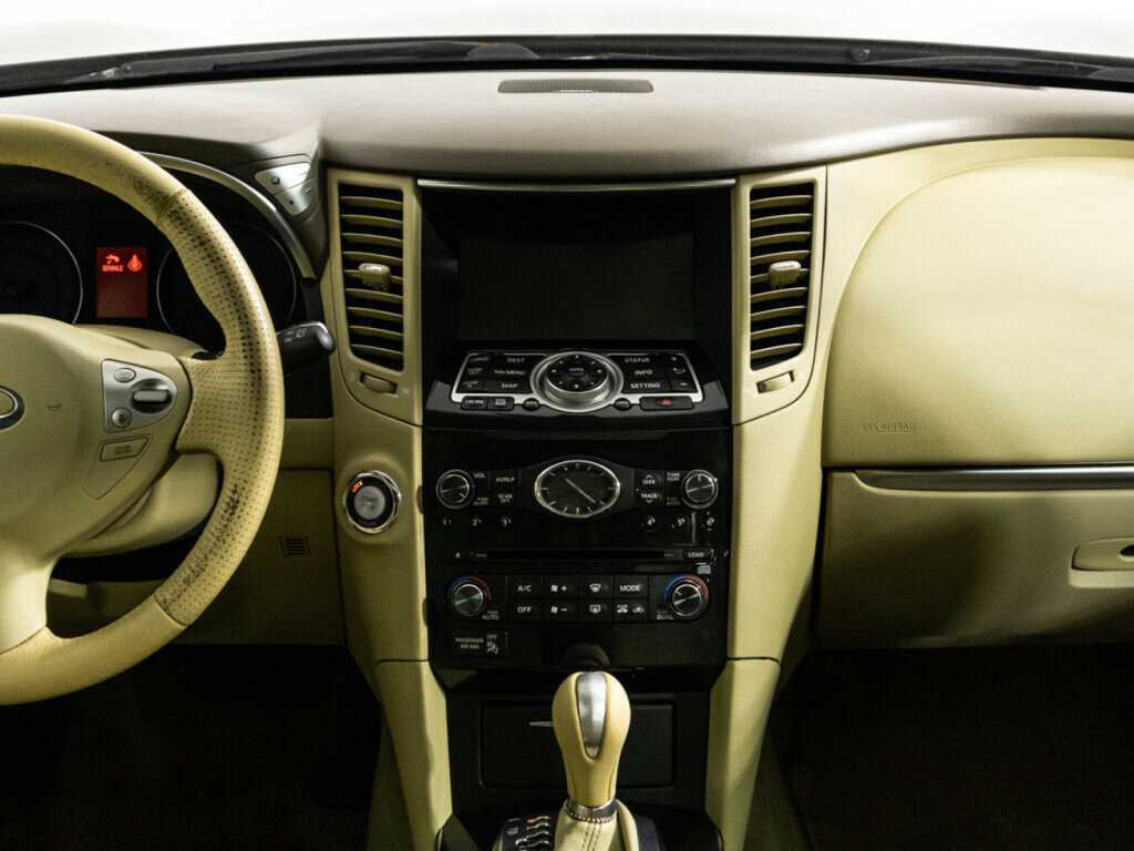 Infiniti FX с пробегом — 2008 год. Фото: #13