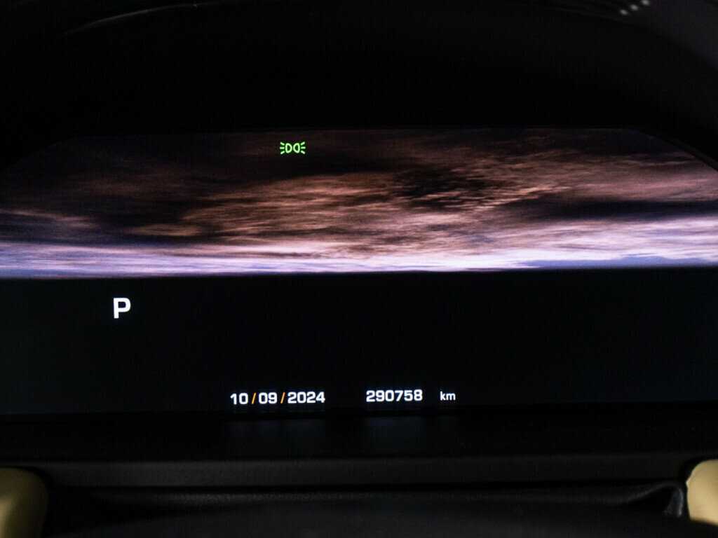 Land Rover Range Rover с пробегом — 2011 год. Фото: #9