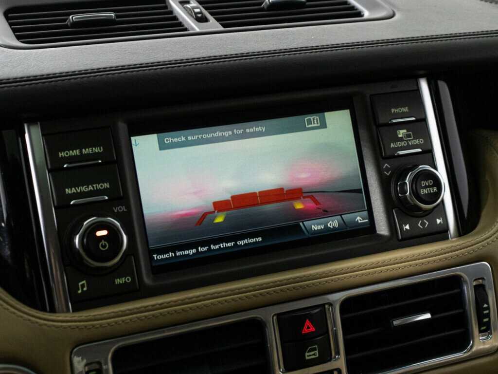 Land Rover Range Rover с пробегом — 2011 год. Фото: #18