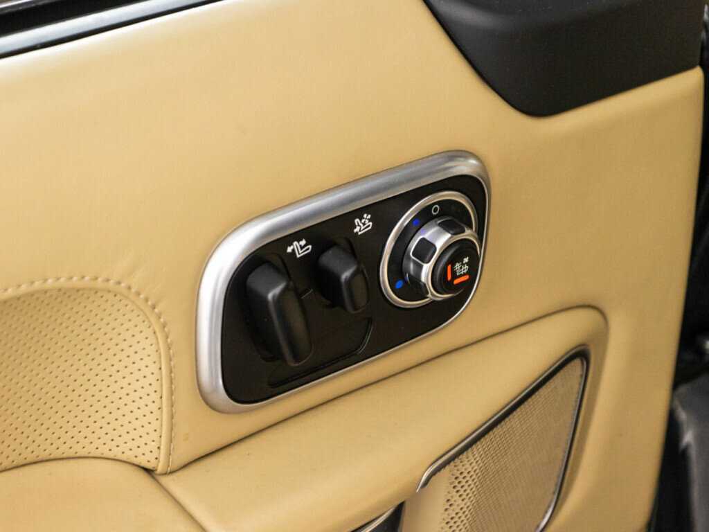 Land Rover Range Rover с пробегом — 2011 год. Фото: #21