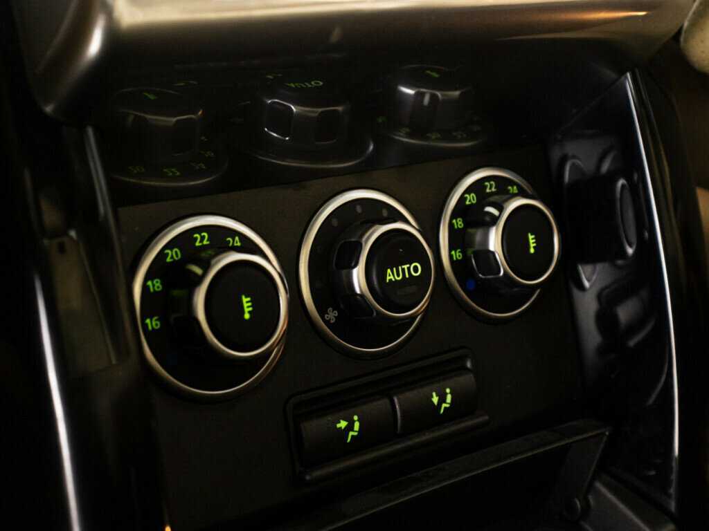 Land Rover Range Rover с пробегом — 2011 год. Фото: #22