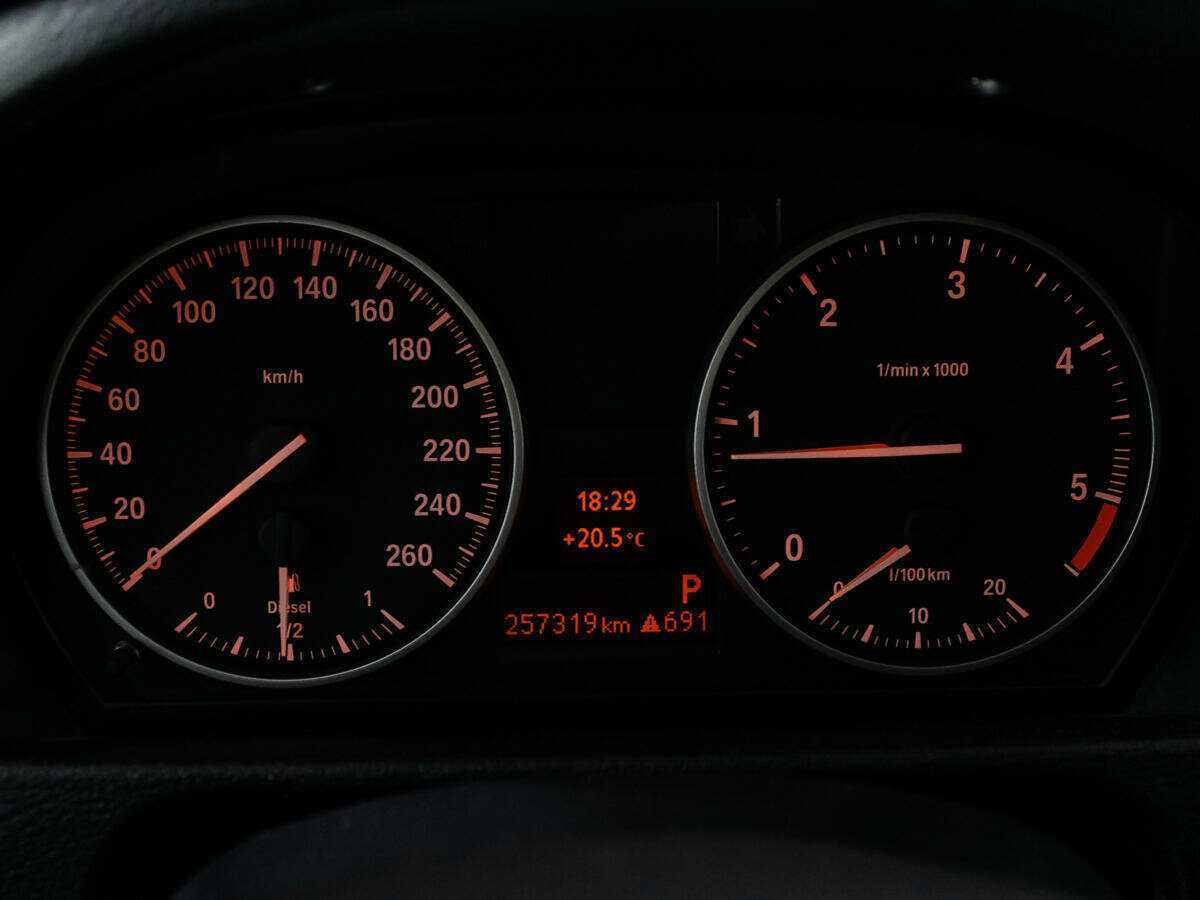 BMW X1 с пробегом — 2013 год. Фото: #11