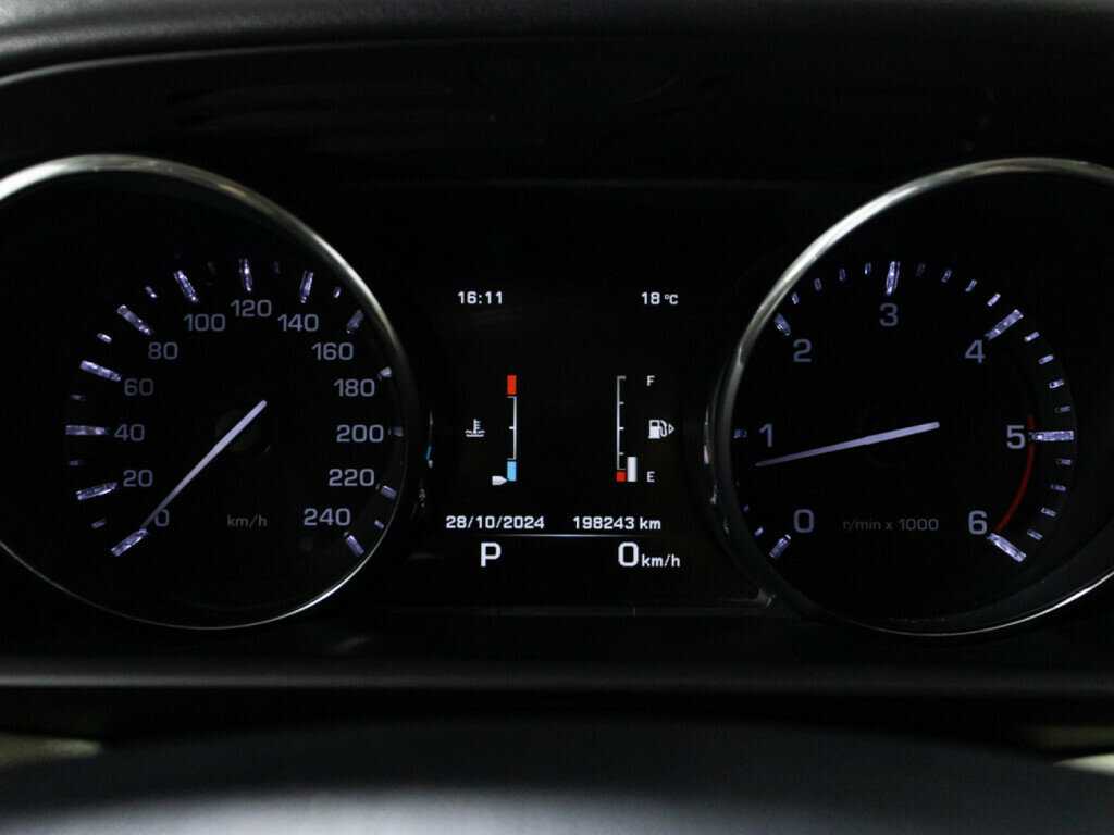 Land Rover Range Rover Sport с пробегом — 2013 год. Фото: #11