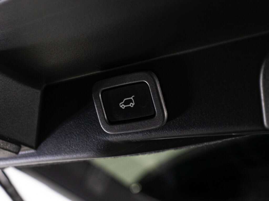 Land Rover Range Rover Sport с пробегом — 2013 год. Фото: #15