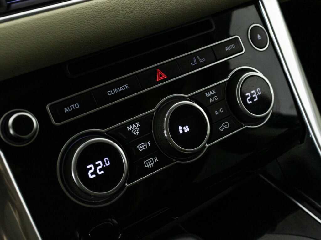 Land Rover Range Rover Sport с пробегом — 2013 год. Фото: #17