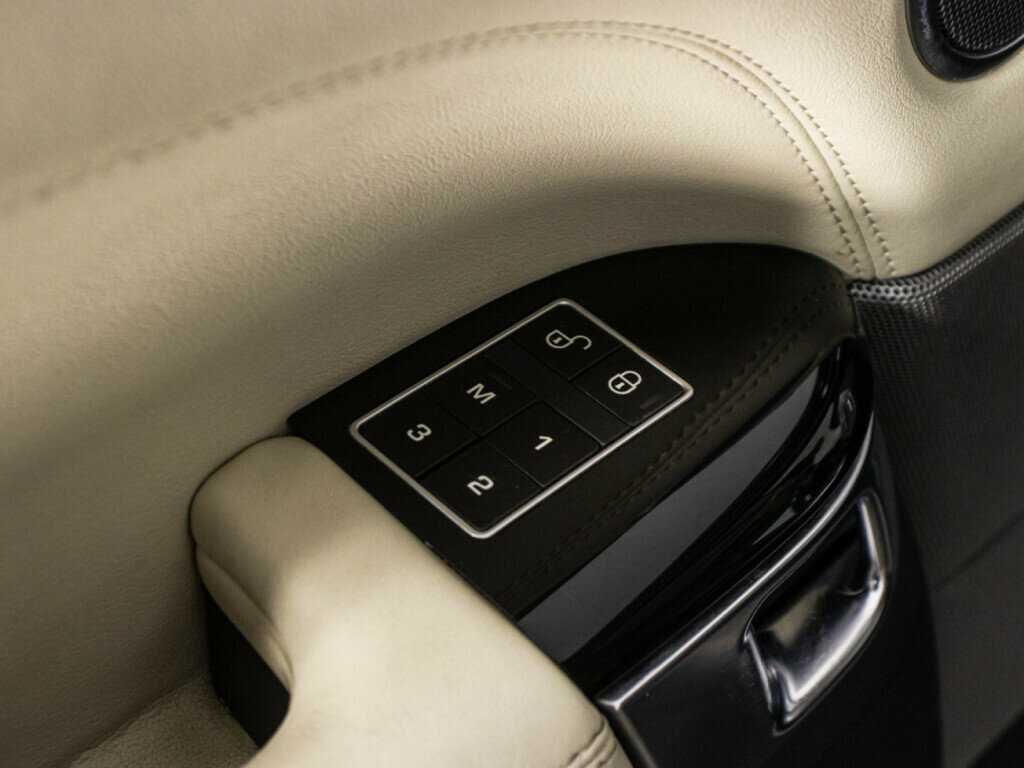 Land Rover Range Rover Sport с пробегом — 2013 год. Фото: #23