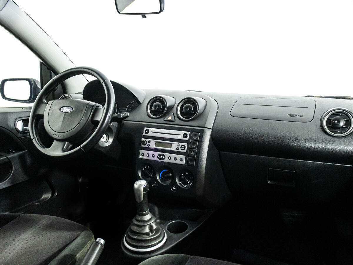 Ford Fiesta с пробегом — 2005 год. Фото: #8