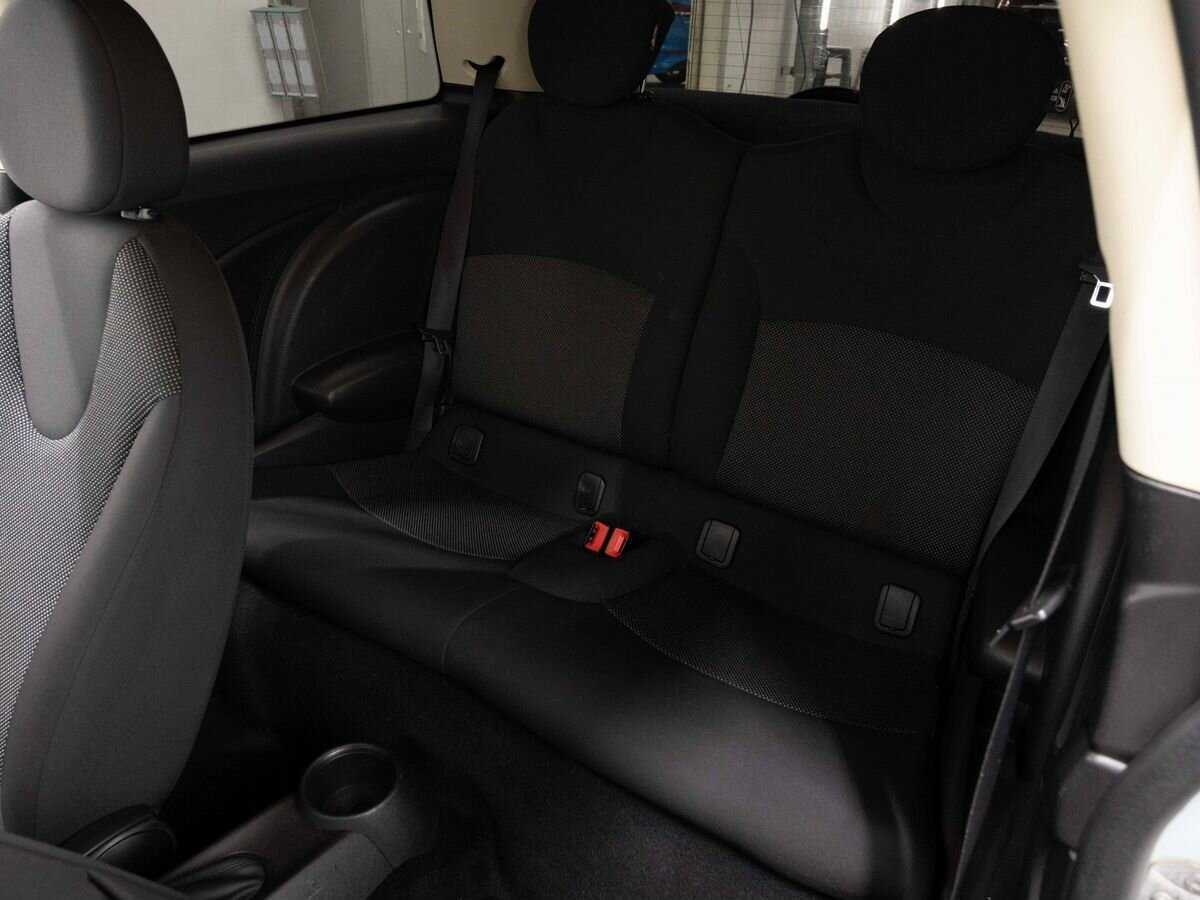 Mini Hatch с пробегом — 2011 год. Фото: #9