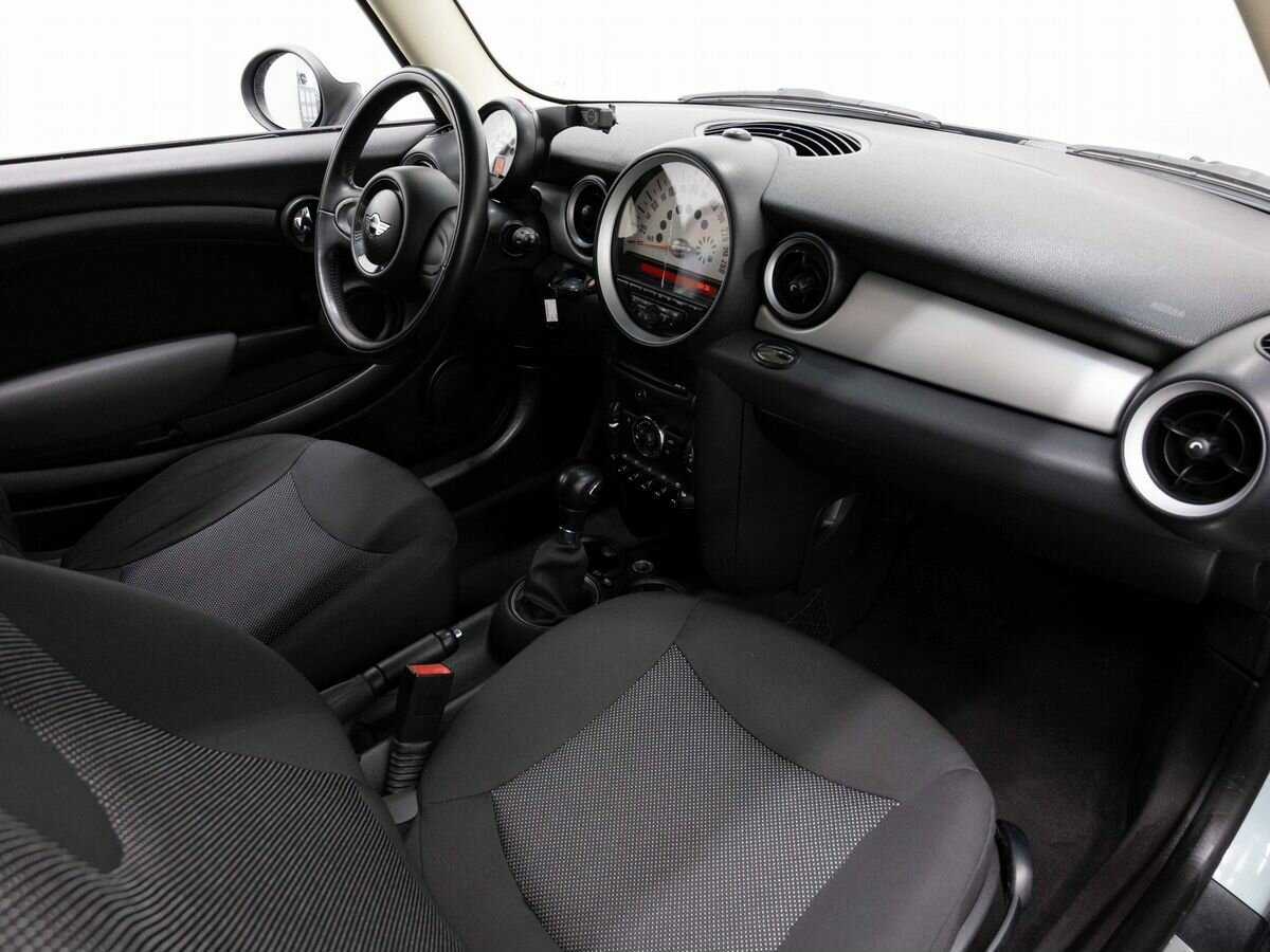 Mini Hatch с пробегом — 2011 год. Фото: #10