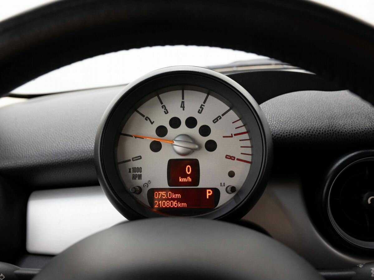 Mini Hatch с пробегом — 2011 год. Фото: #13