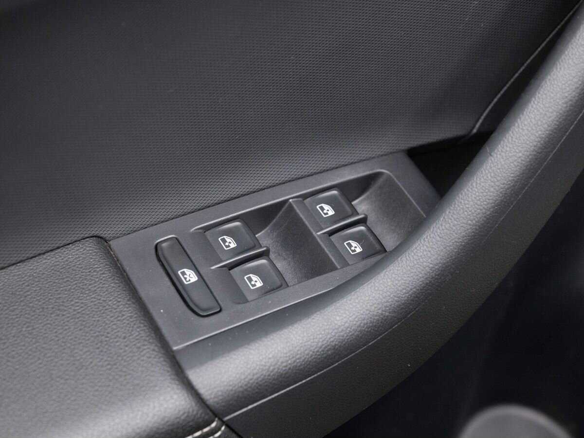 Skoda Rapid с пробегом — 2018 год. Фото: #18