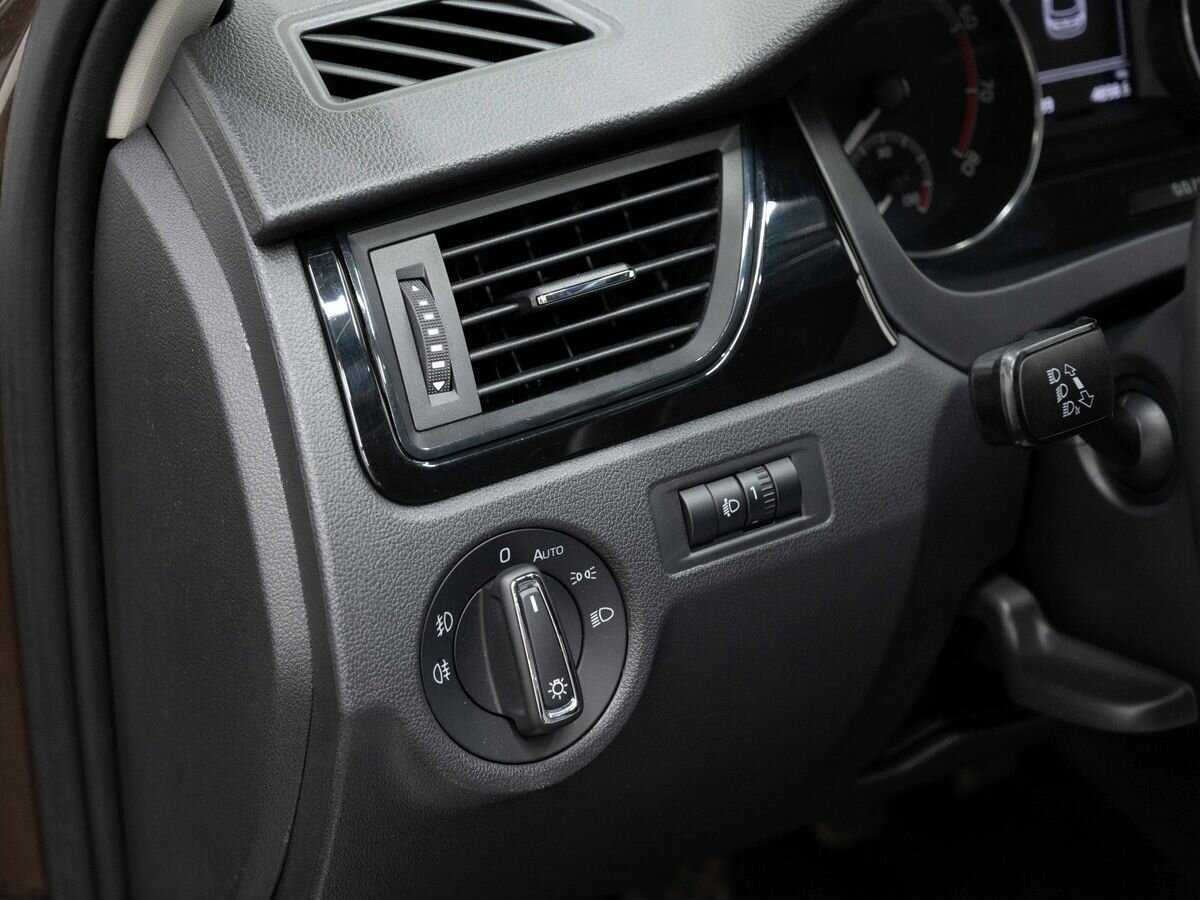 Skoda Rapid с пробегом — 2018 год. Фото: #20