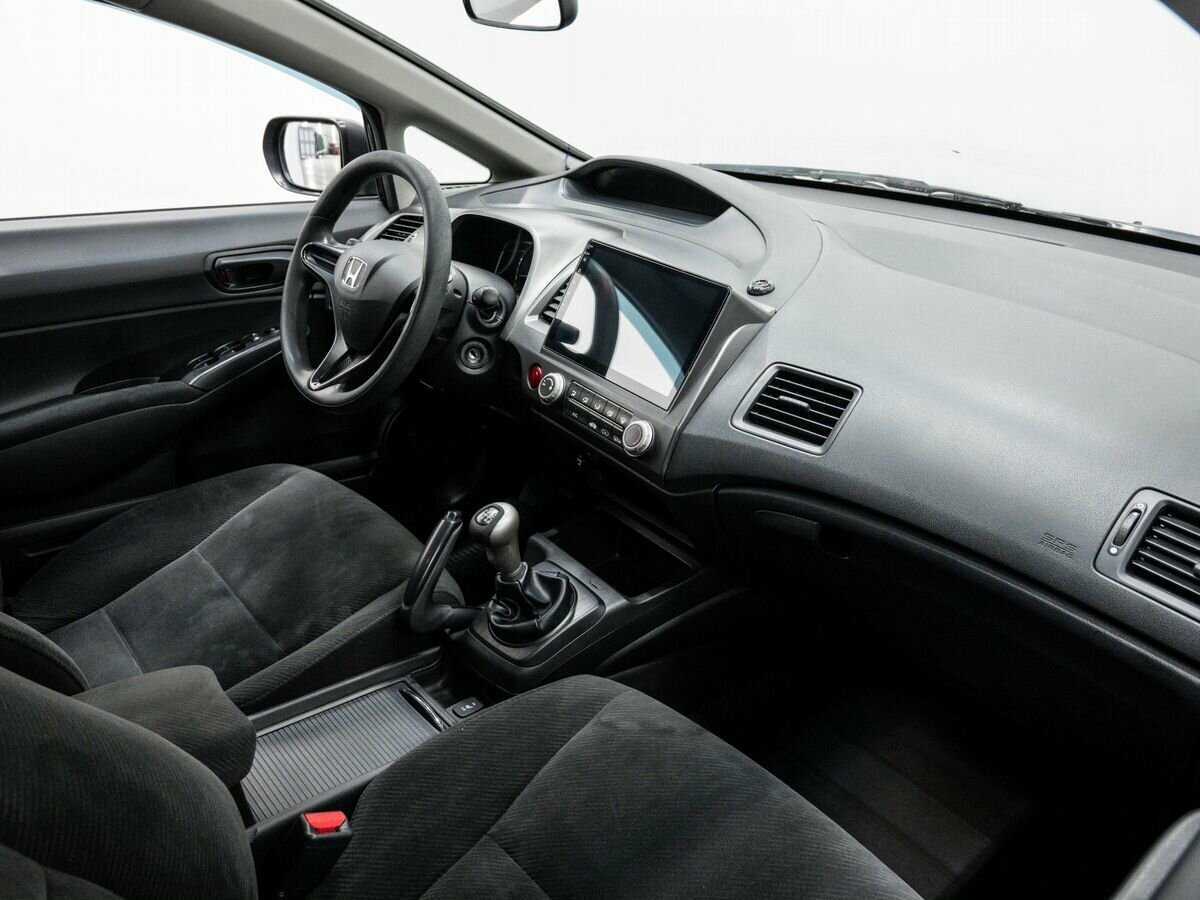 Honda Civic с пробегом — 2010 год. Фото: #6